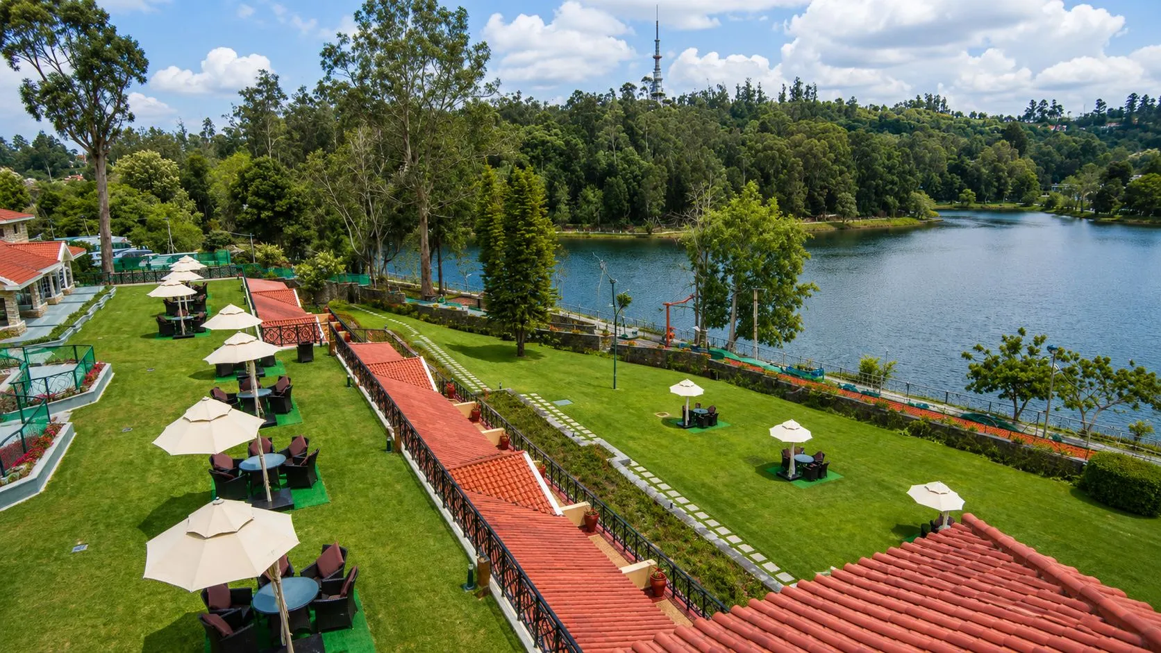 The Carlton Lakeside Terrace