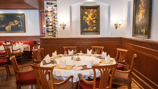 Silver Oak Restaurant interior